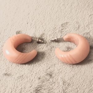 Splendette Cadi Pink Carved Fakelite Hoop Earrings
